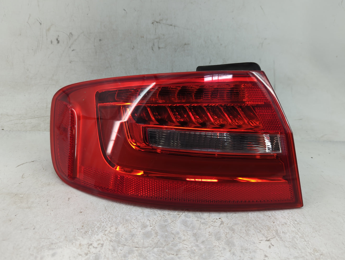 2013-2016 Audi S4 Tail Light Assembly Driver Left OEM P/N:8K5945095 Fits Fits 2013 2014 2015 2016 OEM Used Auto Parts - Oemu