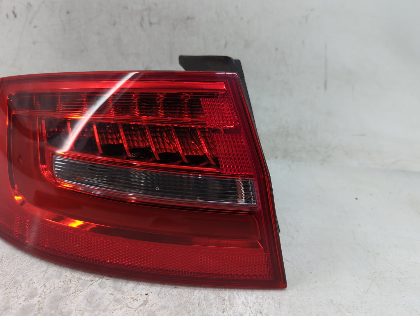 2013-2016 Audi S4 Tail Light Assembly Driver Left OEM P/N:8K5945095 Fits Fits 2013 2014 2015 2016 OEM Used Auto Parts - Oemu