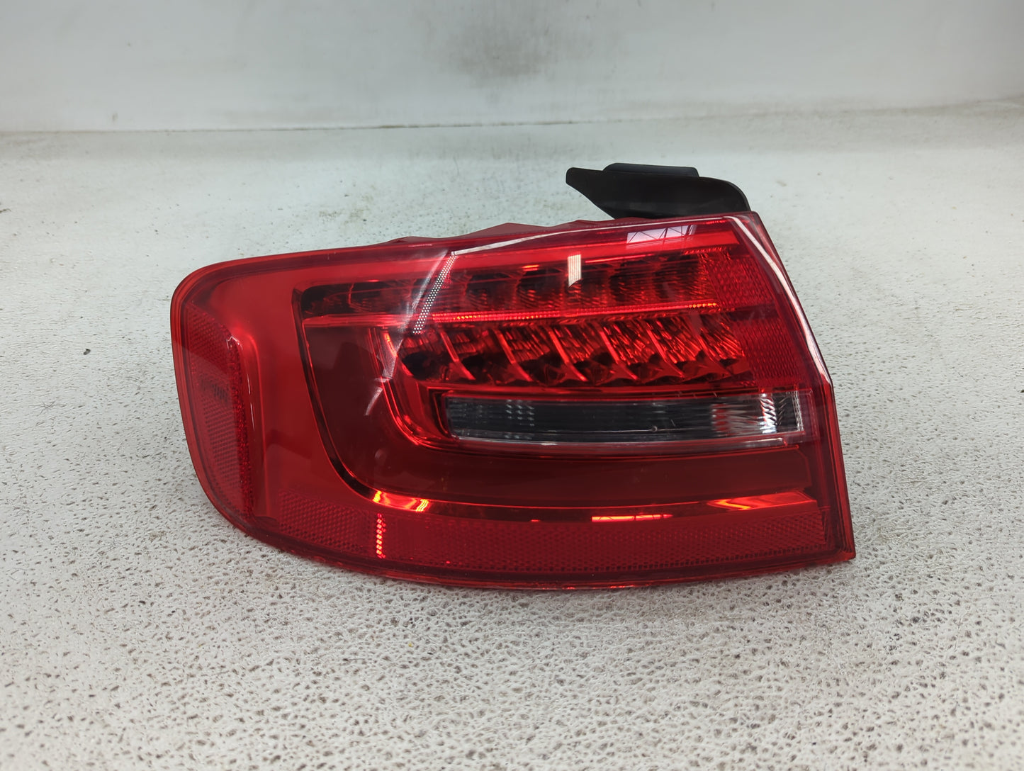 2013-2016 Audi S4 Tail Light Assembly Driver Left OEM P/N:8K5945095 Fits Fits 2013 2014 2015 2016 OEM Used Auto Parts - Oemu