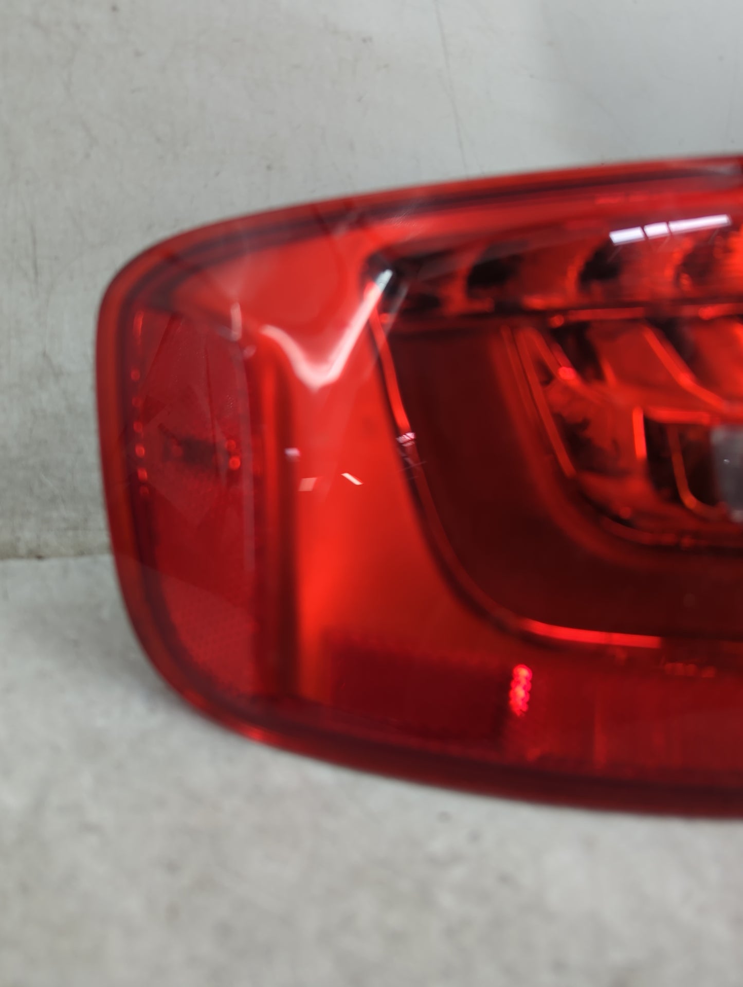 2013-2016 Audi S4 Tail Light Assembly Driver Left OEM P/N:01091603 Fits Fits 2013 2014 2015 2016 OEM Used Auto Parts - Oemus