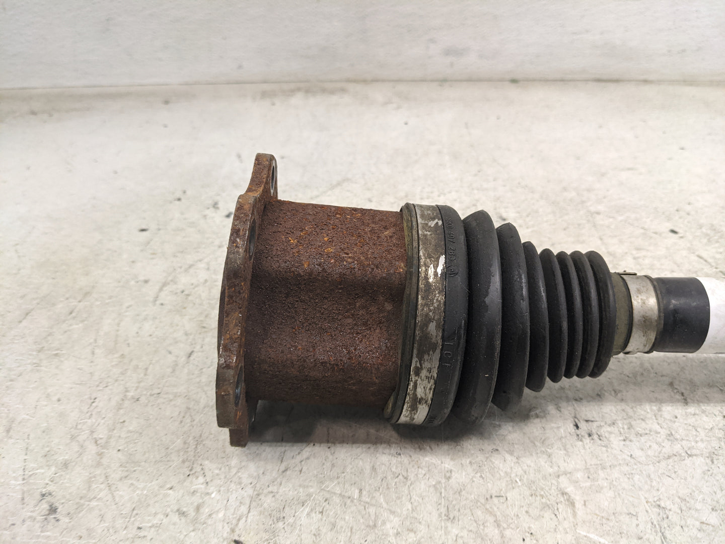 2010-2016 Audi S4 Axle Shaft Front Driver Cv C/v - Oemusedautoparts1.com