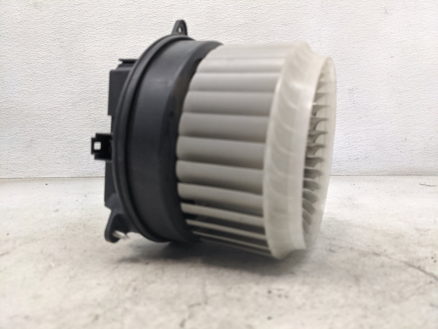 2013-2017 Audi S6 Heater AC Blower Motor P/N:4H1820021B CZ016070-1265 Fits Fits 2011 2012 2013 2014 2015 2016 2017 2018 OEM 
