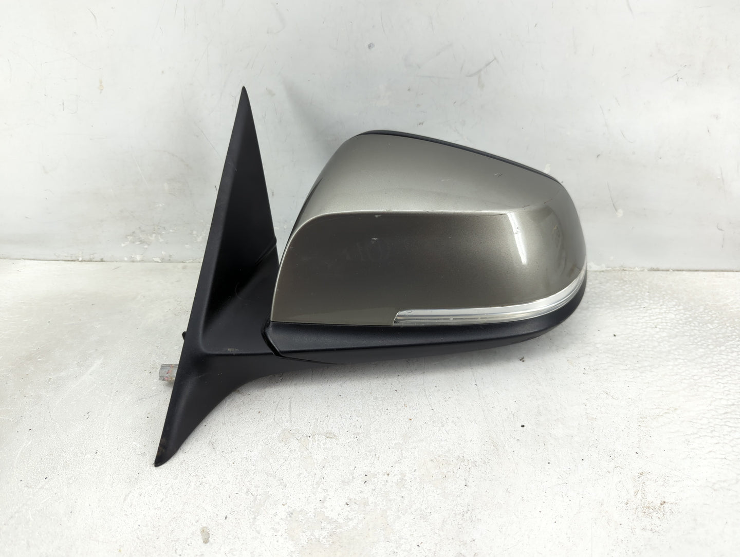 2013-2018 Bmw 320 Driver Side View Mirror - Left Door Mirror OEM Used - Oemusedautoparts1.com
