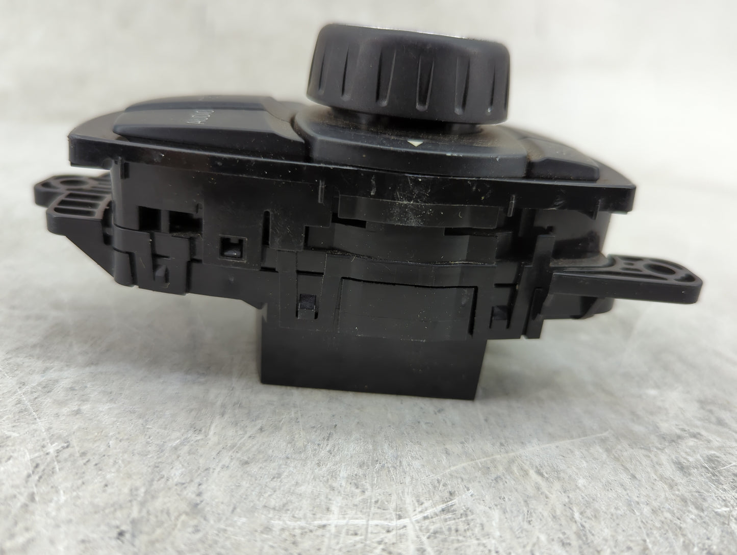 2016 Bmw 320 Radio AM FM Cd Player Receiver Replacement P/N:ZE9381678 01 9381678, 033623202 Fits OEM Used Auto Parts - Oemus