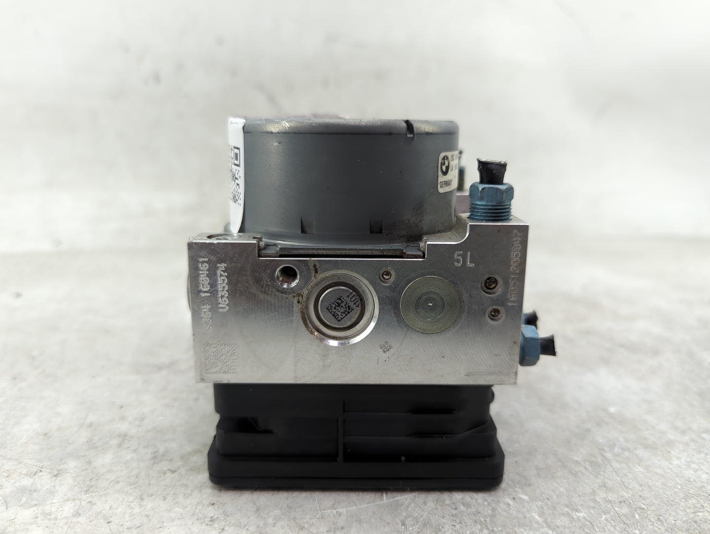 2014-2018 Bmw 320 ABS Pump Control Module Replacement P/N:3451-6881172-01 10.0220-0782.4 Fits OEM Used Auto Parts - Oemuseda