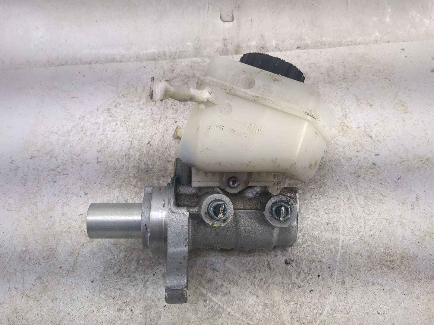 Bmw 320 Brake Master Cylinder 1496755 - Oemusedautoparts1.com