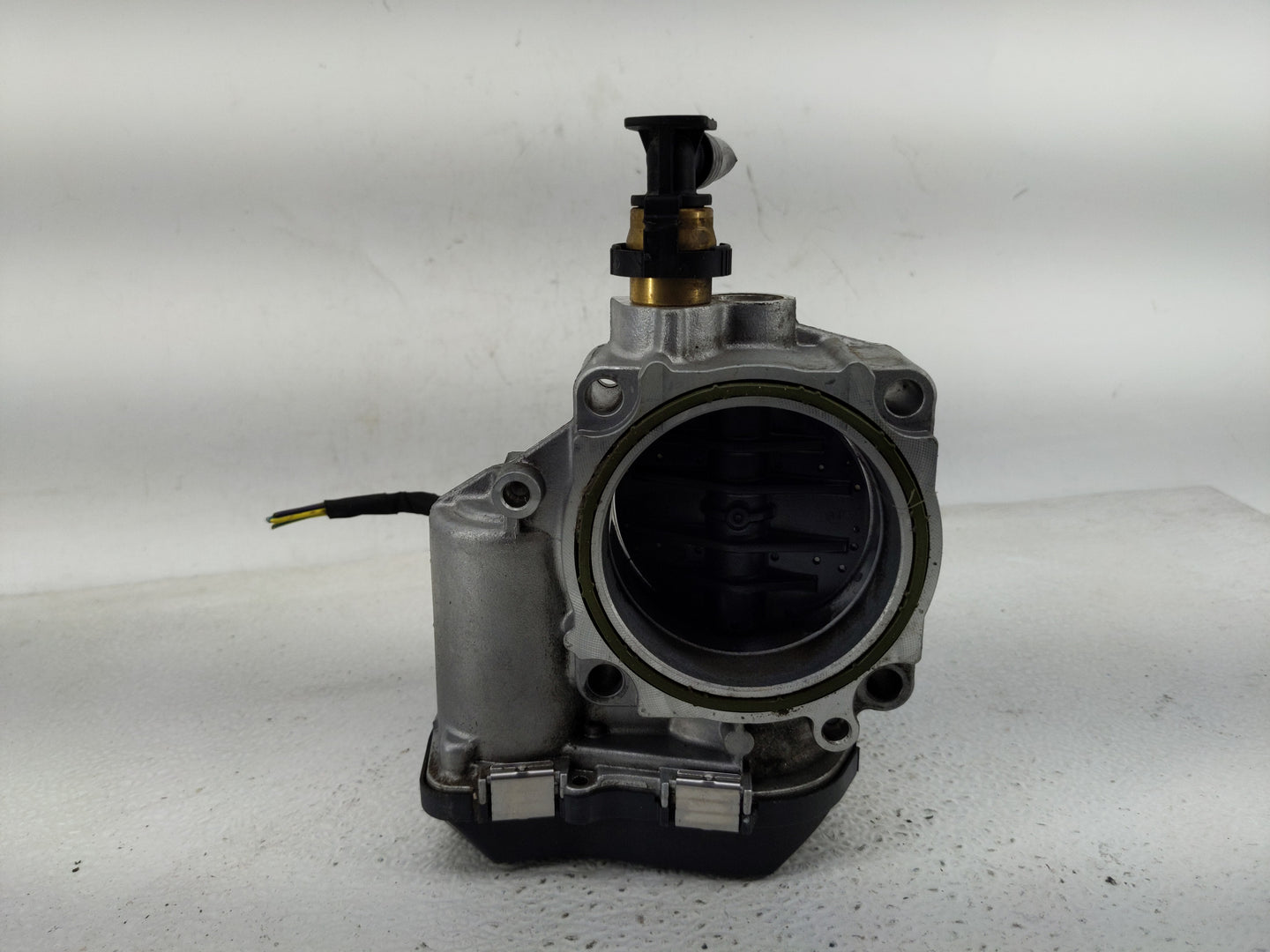 2012-2018 Bmw 320i Throttle Body P/N:1354 7588625-02 Fits Fits 2012 2013 2014 2015 2016 2017 2018 OEM Used Auto Parts - Oemu