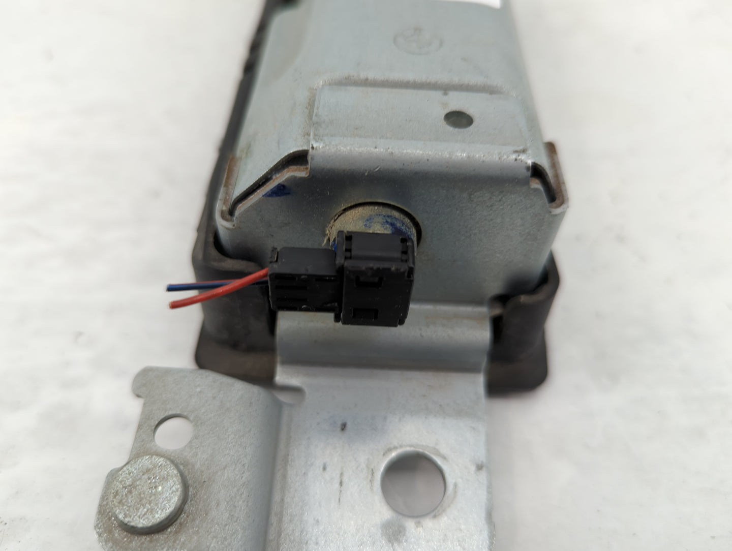 2012-2018 Bmw 320i Air Bag Passenger Right Knee OEM P/N:1024564/11 Fits Fits 2012 2013 2014 2015 2016 2017 2018 2019 2020 20