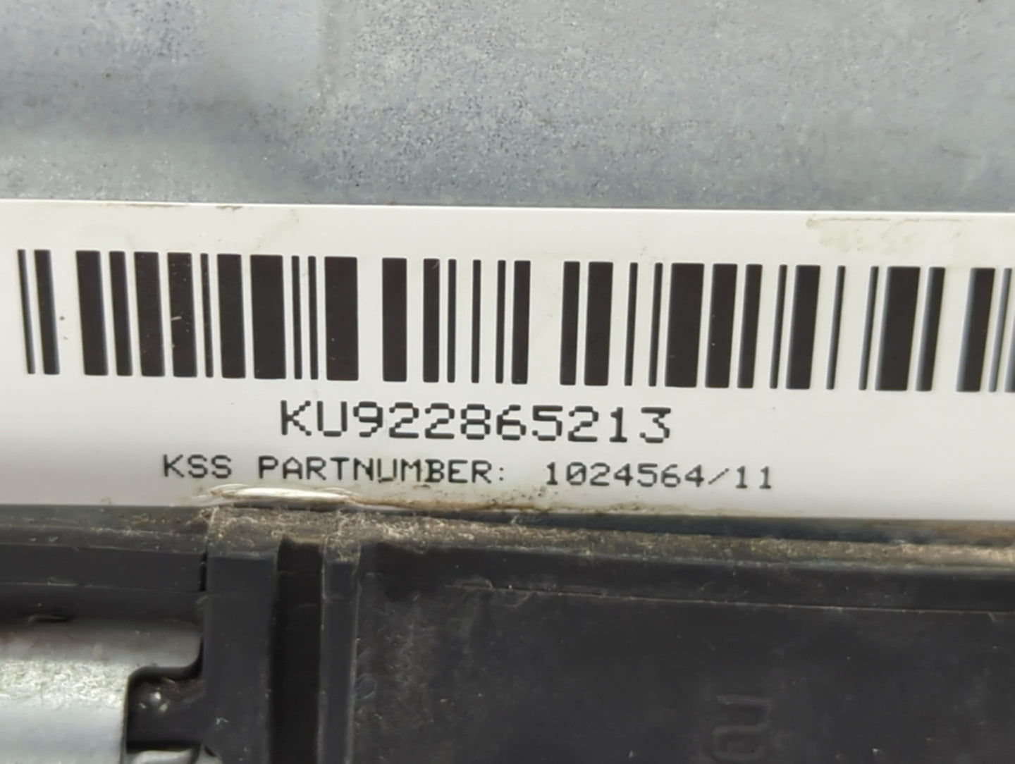 2012-2018 Bmw 320i Air Bag Passenger Right Knee OEM P/N:1024564/11 Fits Fits 2012 2013 2014 2015 2016 2017 2018 2019 2020 20