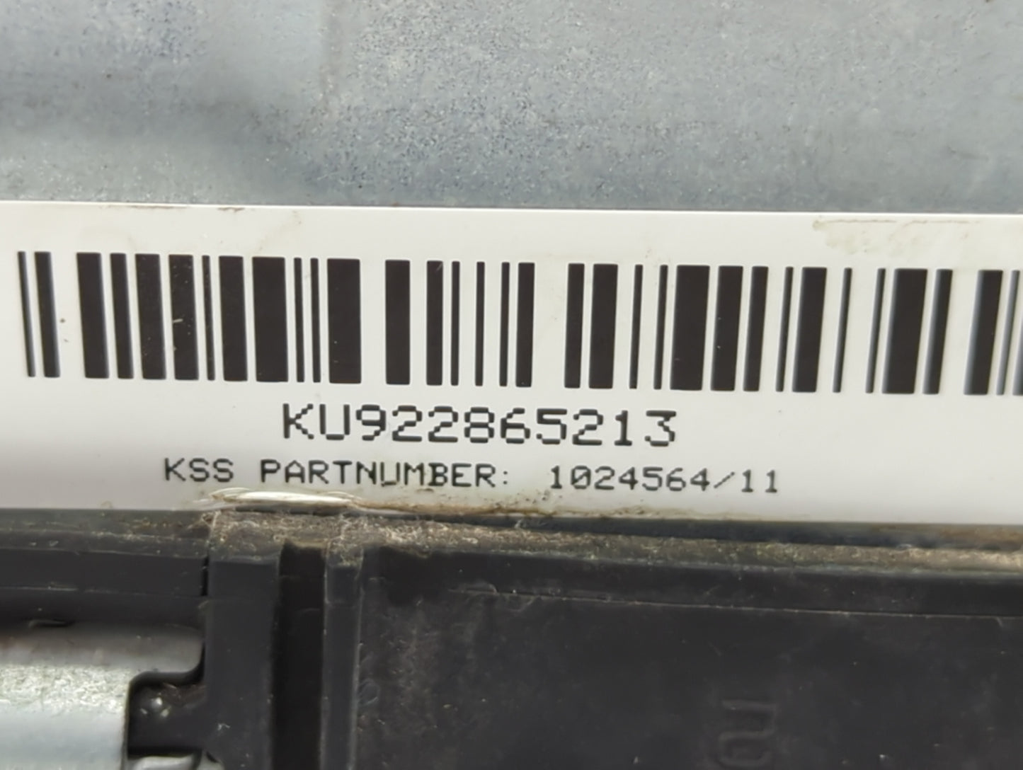 2012-2018 Bmw 320i Air Bag Passenger Right Knee OEM P/N:1024564/11 Fits Fits 2012 2013 2014 2015 2016 2017 2018 2019 2020 20