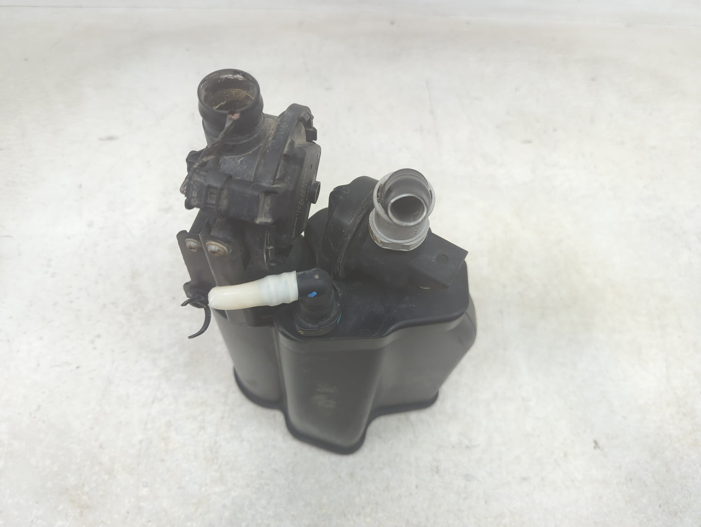 2016 Bmw 320i Fuel Vapor Charcoal Canister - Oemusedautoparts1.com