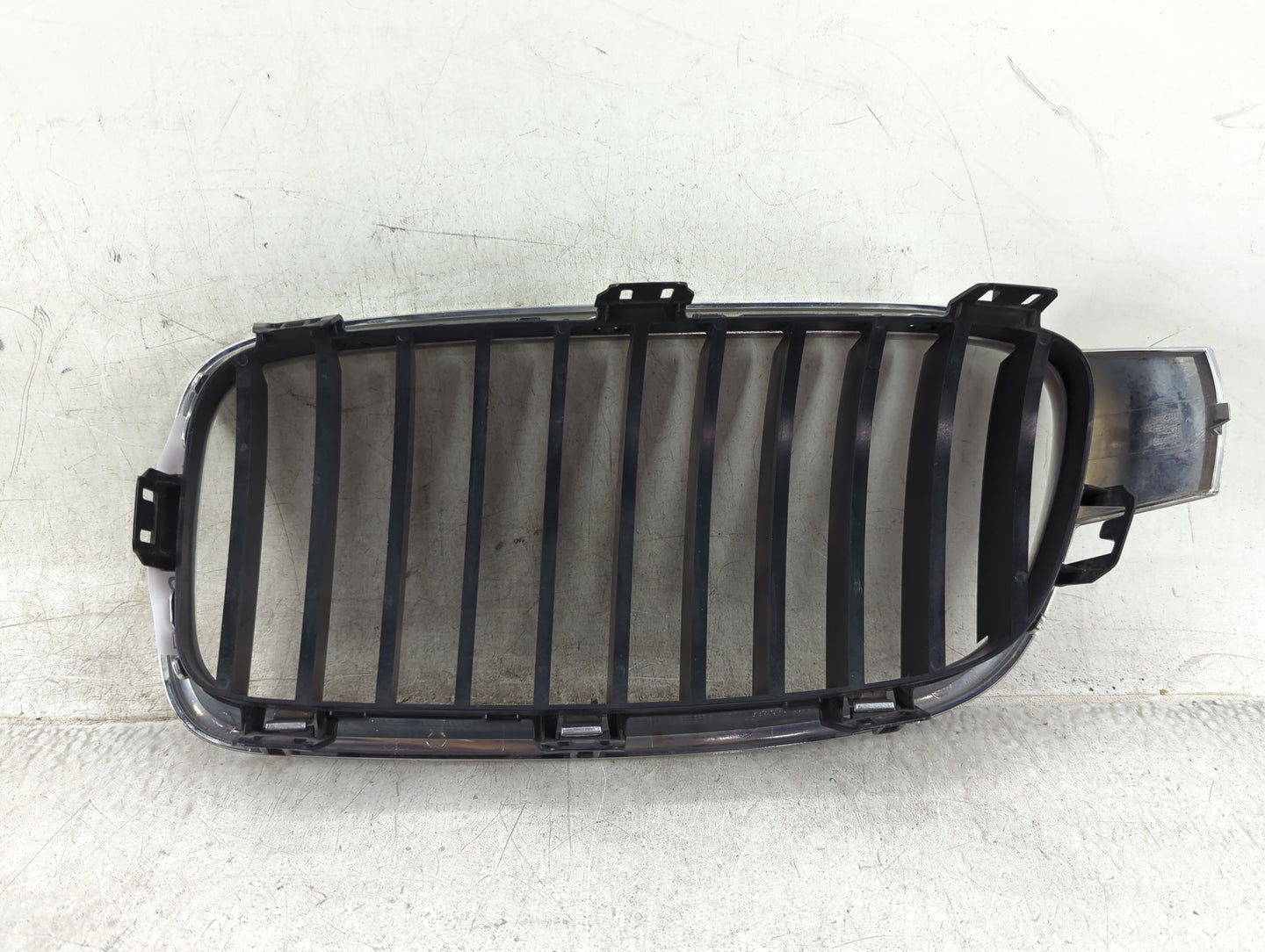 2012-2018 Bmw 320i Front Grille Bumper Not Included 1459808 - Oemusedautoparts1.com