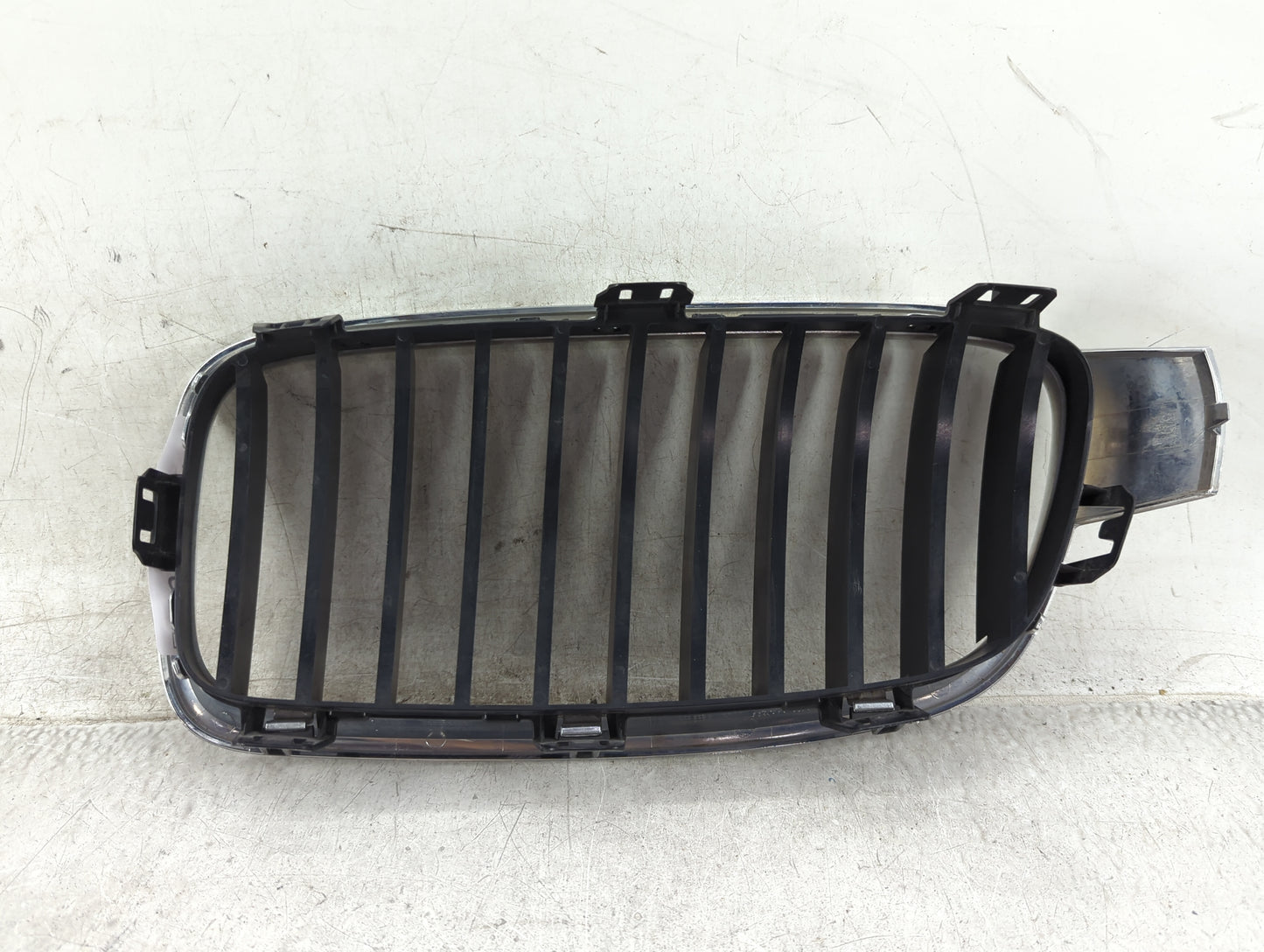2012-2018 Bmw 320i Front Grille Bumper Not Included 1459808 - Oemusedautoparts1.com