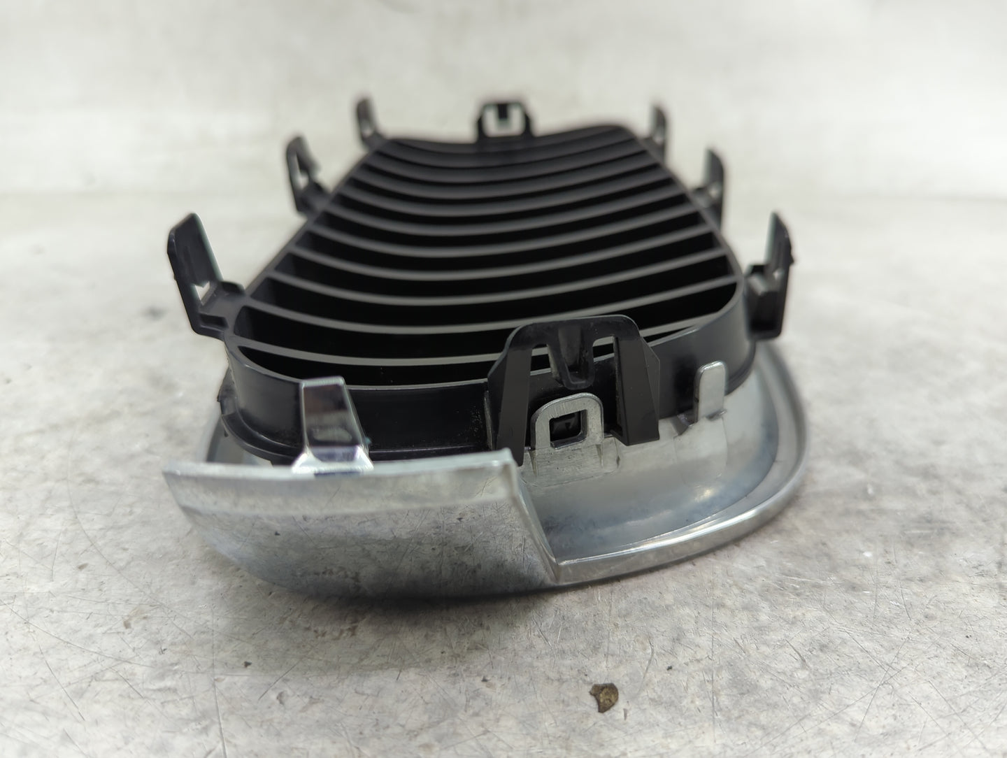 2012-2018 Bmw 320i Front Grille Bumper Not Included 1459862 - Oemusedautoparts1.com