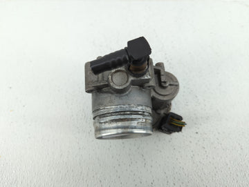 2012-2018 Bmw 320i Throttle Body P/N:1354 7588625-04 1354 7588625-03, 1354 7588625 Fits Fits 2012 2013 2014 2015 2016 2017 2018 OEM Used Auto Parts