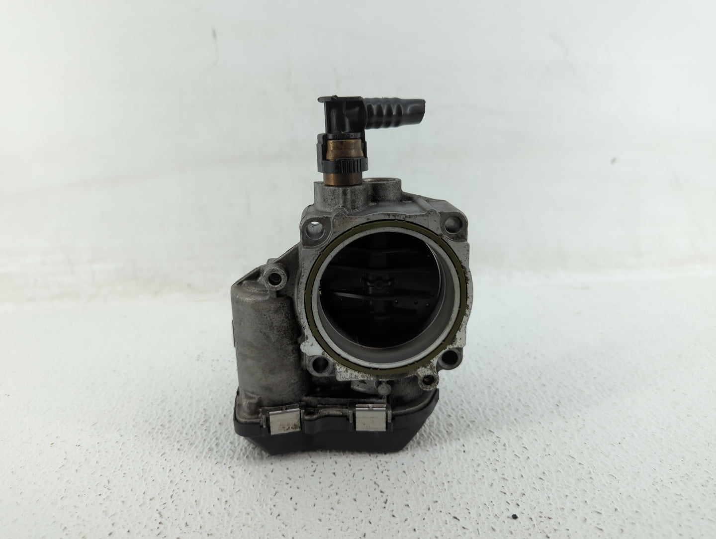 2012-2018 Bmw 320i Throttle Body P/N:1354 7588625-04 1354 7588625-03, 1354 7588625 Fits Fits 2012 2013 2014 2015 2016 2017 2