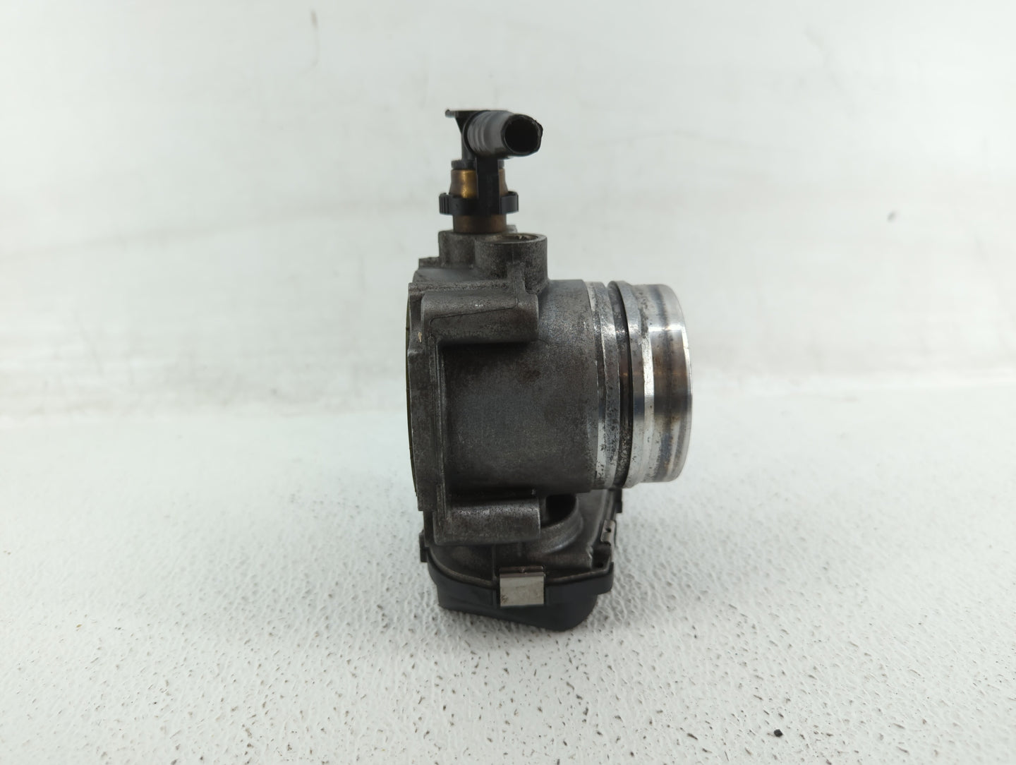 2012-2018 Bmw 320i Throttle Body P/N:1354 7588625-04 1354 7588625-03, 1354 7588625 Fits Fits 2012 2013 2014 2015 2016 2017 2