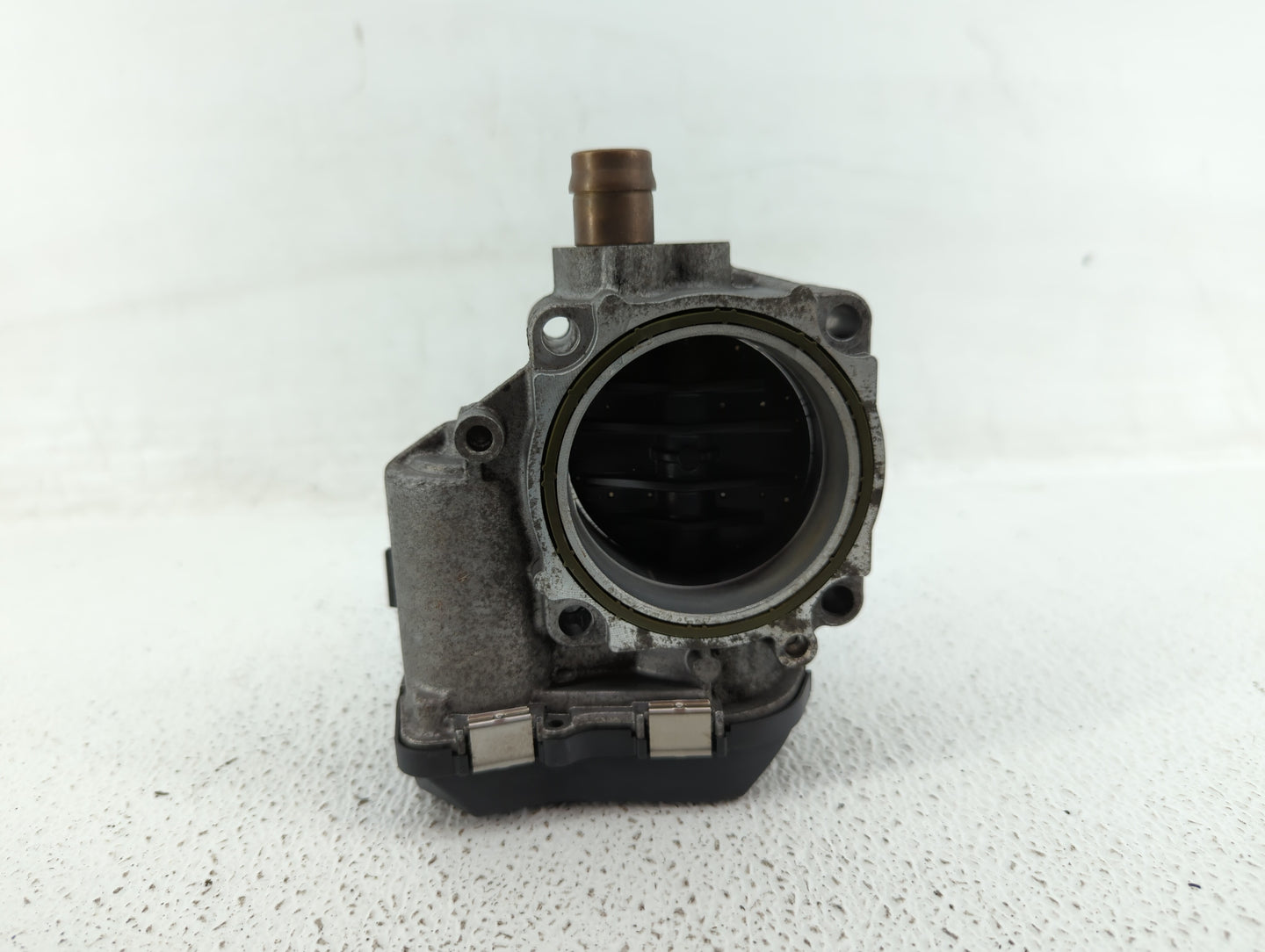 2012-2018 Bmw 320i Throttle Body P/N:1354 7588625-03 1354 7588625 Fits Fits 2012 2013 2014 2015 2016 2017 2018 OEM Used Auto
