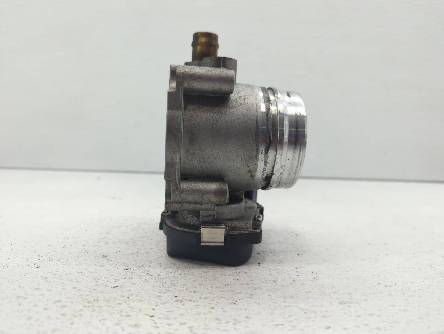 2012-2018 Bmw 320i Throttle Body P/N:1354 7588625-04 1354 7588625-03 Fits Fits 2012 2013 2014 2015 2016 2017 2018 OEM Used A