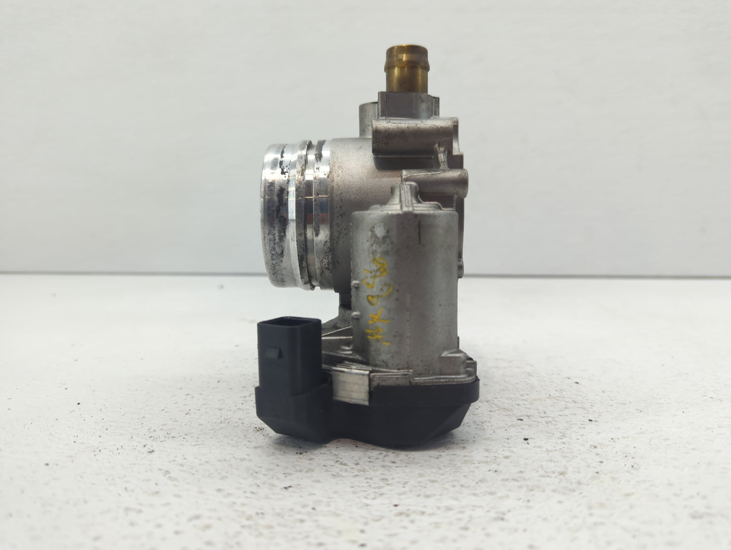 2012-2018 Bmw 320i Throttle Body P/N:1354 7588625-04 1354 7588625-03 Fits Fits 2012 2013 2014 2015 2016 2017 2018 OEM Used A