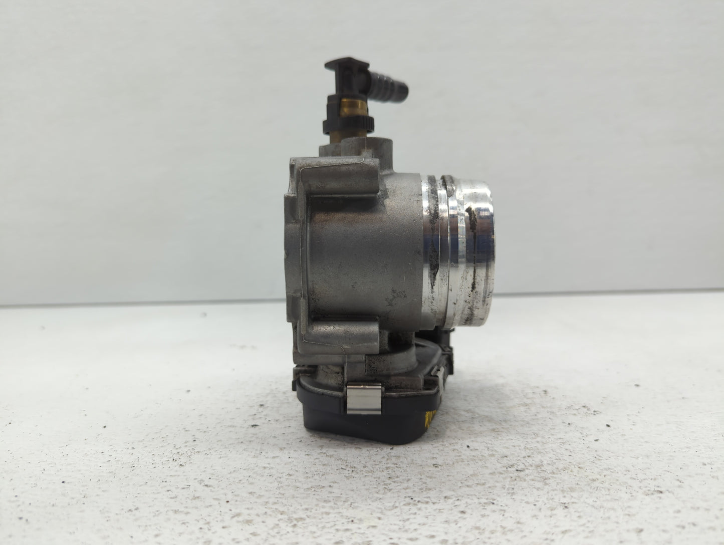 2012-2018 Bmw 320i Throttle Body P/N:1354 7588625-04 1354 7588625-03 Fits Fits 2012 2013 2014 2015 2016 2017 2018 OEM Used A