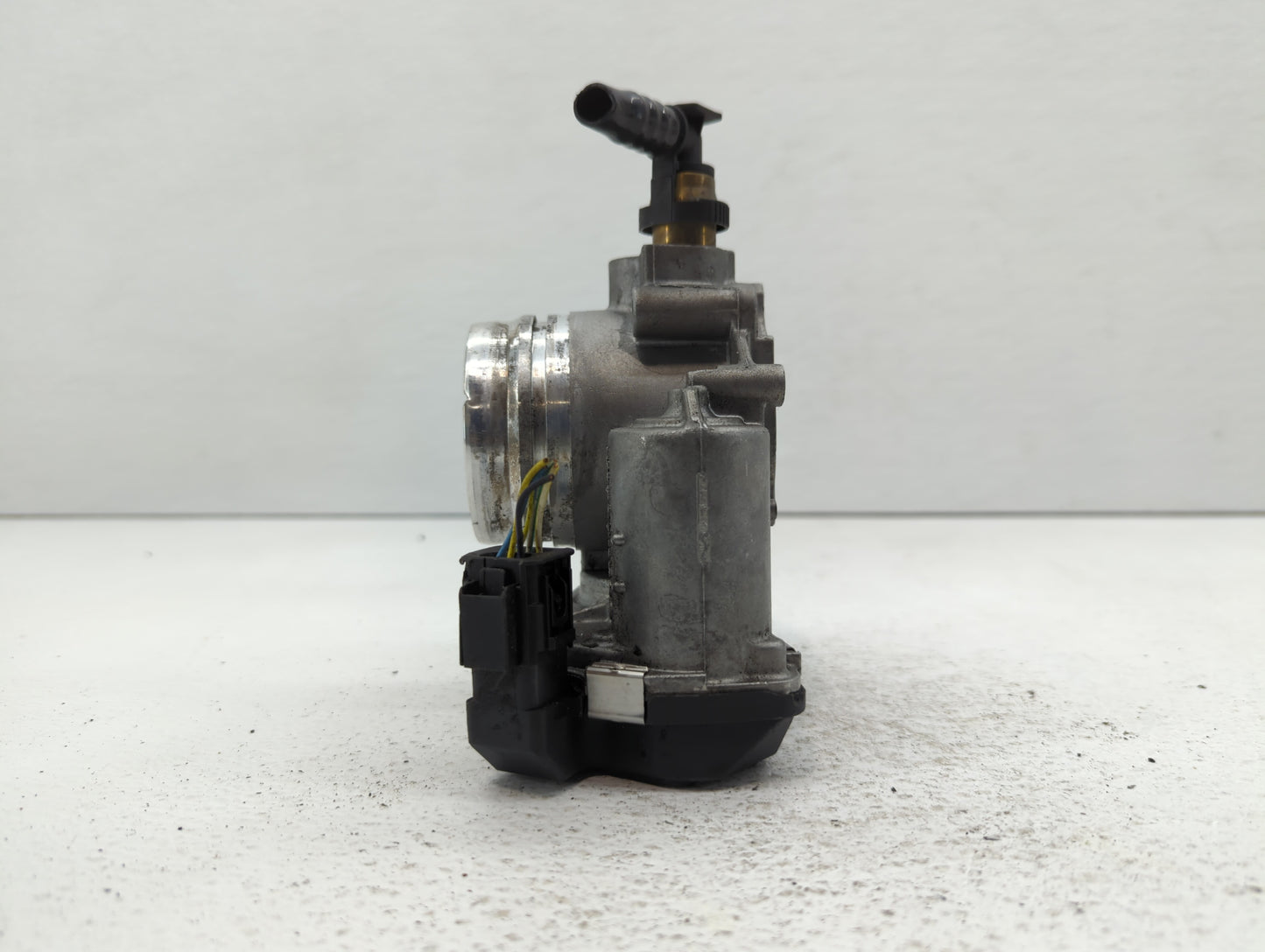 2012-2018 Bmw 320i Throttle Body P/N:1354 7588625-04 1354 7588625-03 Fits Fits 2012 2013 2014 2015 2016 2017 2018 OEM Used A