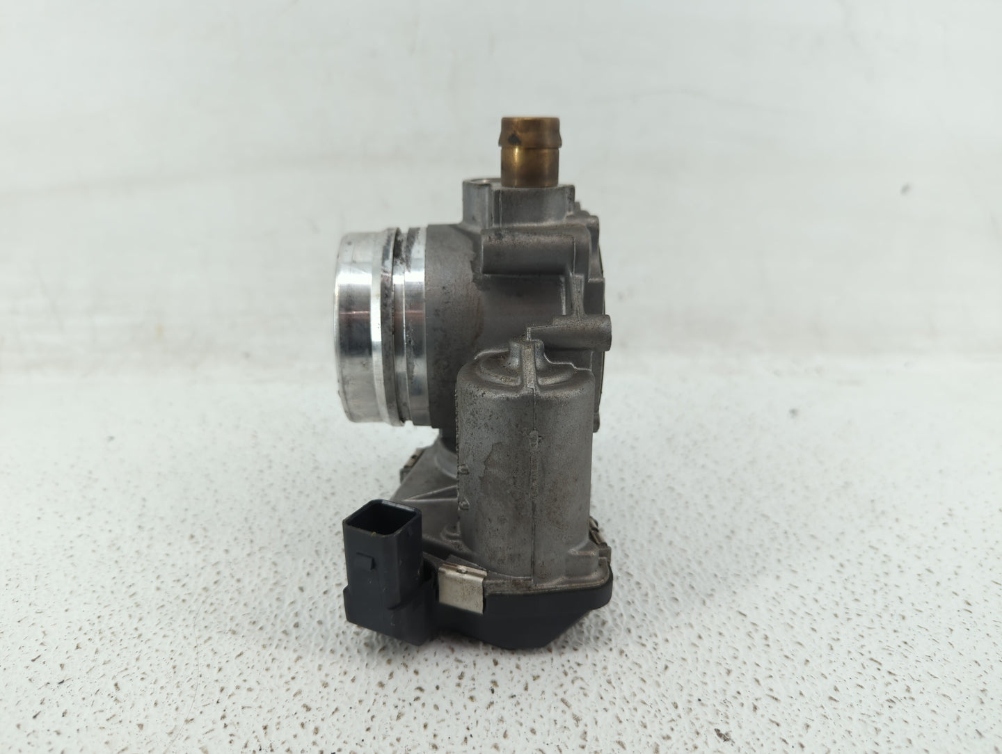 2012-2018 Bmw 320i Throttle Body P/N:1354 7588625-04 1354 7588625-03 Fits Fits 2012 2013 2014 2015 2016 2017 2018 OEM Used A