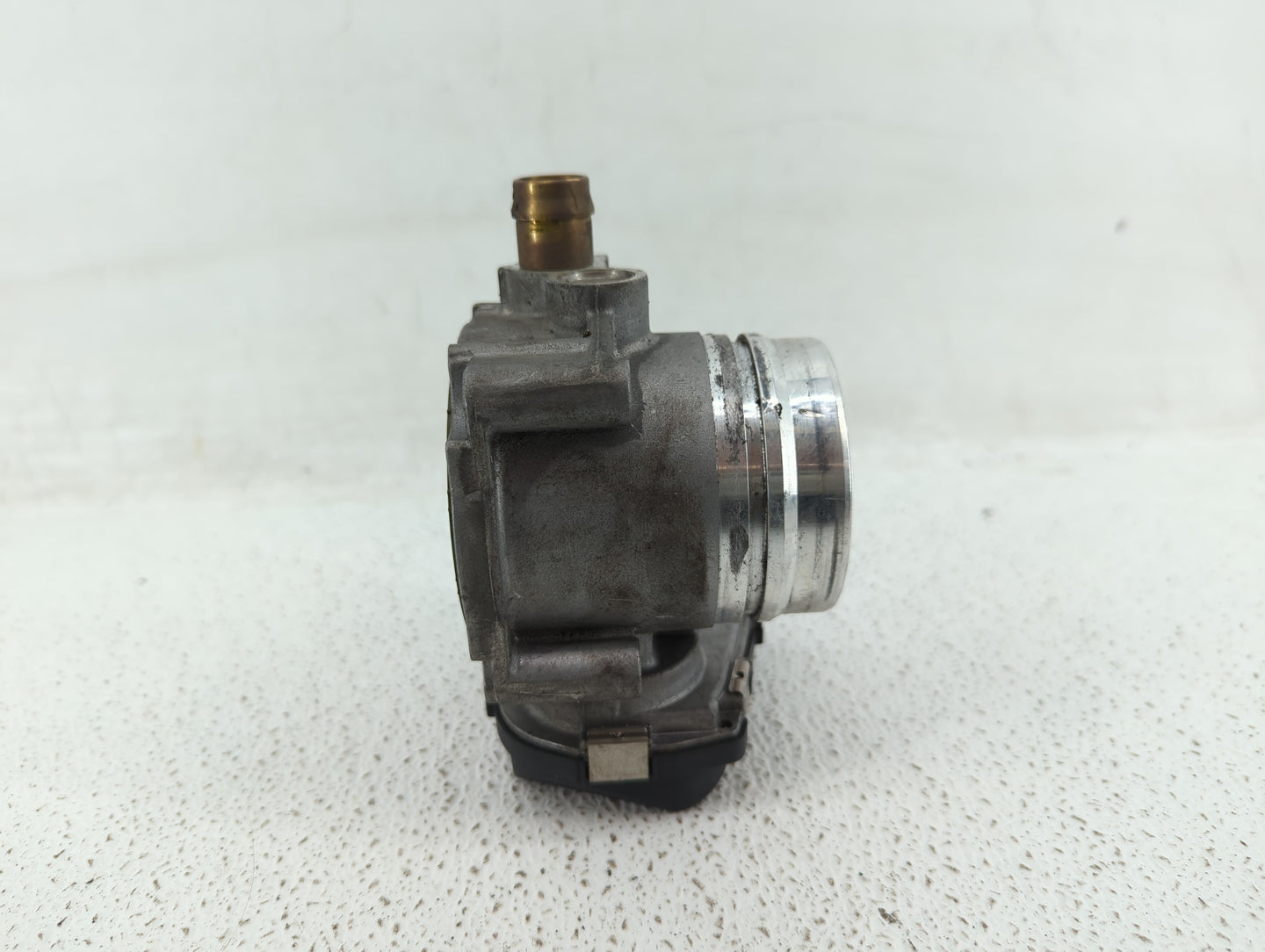 2012-2018 Bmw 320i Throttle Body P/N:1354 7588625-04 1354 7588625-03 Fits Fits 2012 2013 2014 2015 2016 2017 2018 OEM Used A