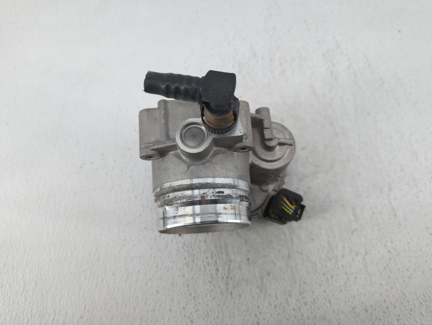 2012-2018 Bmw 320i Throttle Body P/N:1354 7588625-04 Fits Fits 2012 2013 2014 2015 2016 2017 2018 OEM Used Auto Parts - Oemu