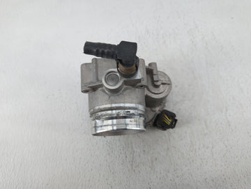 2012-2018 Bmw 320i Throttle Body P/N:1354 7588625-04 Fits Fits 2012 2013 2014 2015 2016 2017 2018 OEM Used Auto Parts