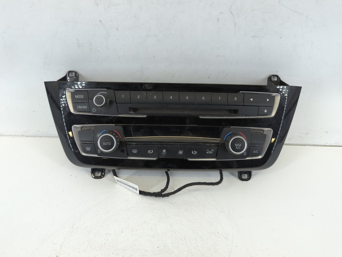 2016 Bmw 320i Am Fm Cd Player Radio Receiver - Oemusedautoparts1.com
