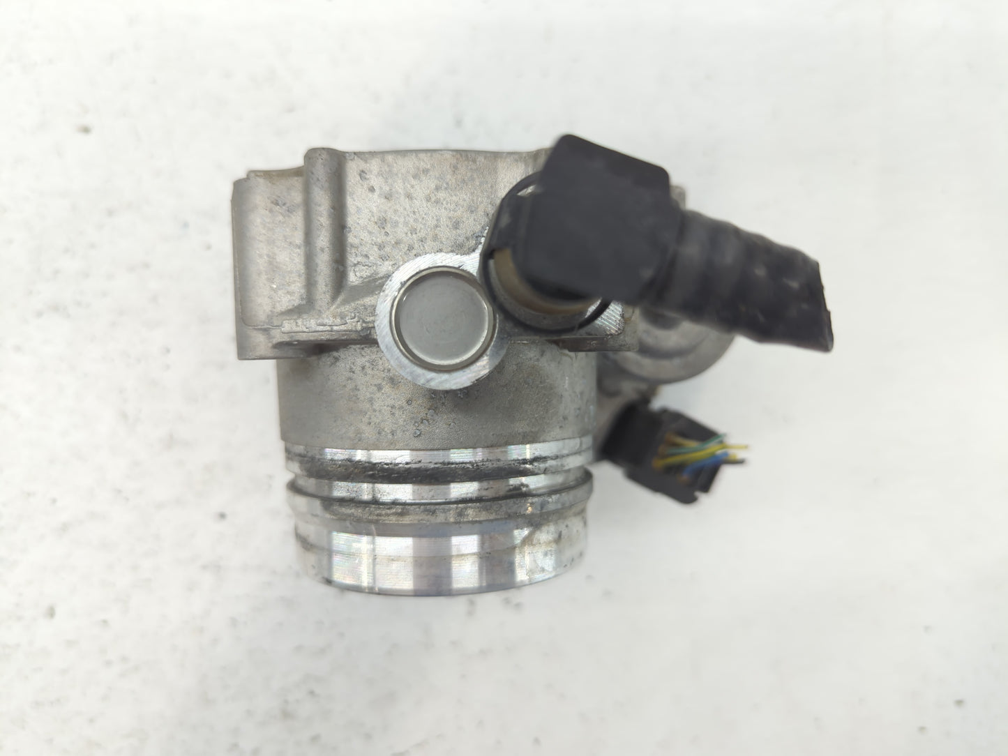 2012-2018 Bmw 320i Throttle Body P/N:1354 7588625-04 Fits Fits 2012 2013 2014 2015 2016 2017 2018 OEM Used Auto Parts - Oemu