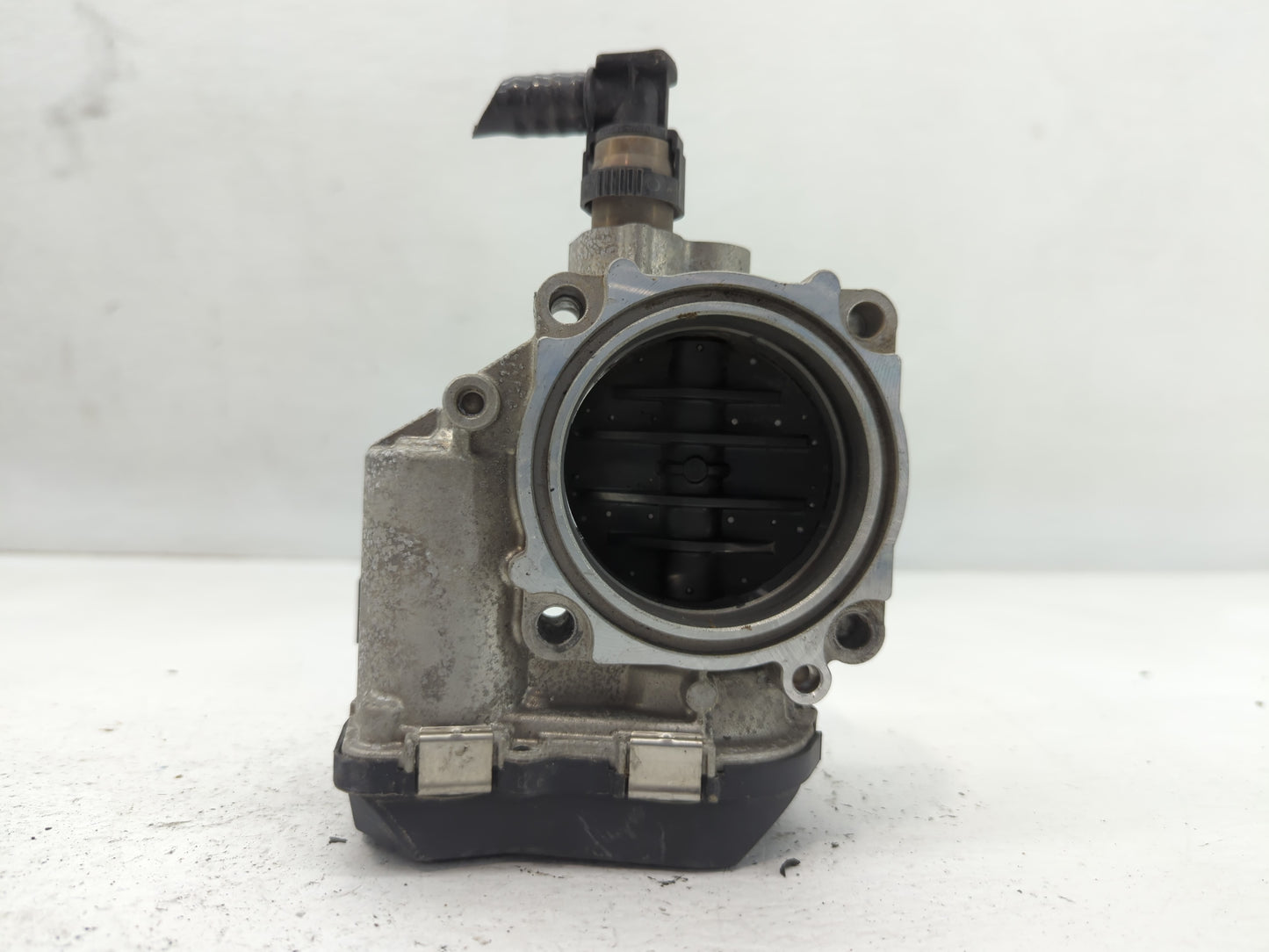 2012-2018 Bmw 320i Throttle Body P/N:1354 7588625-04 Fits Fits 2012 2013 2014 2015 2016 2017 2018 OEM Used Auto Parts - Oemu