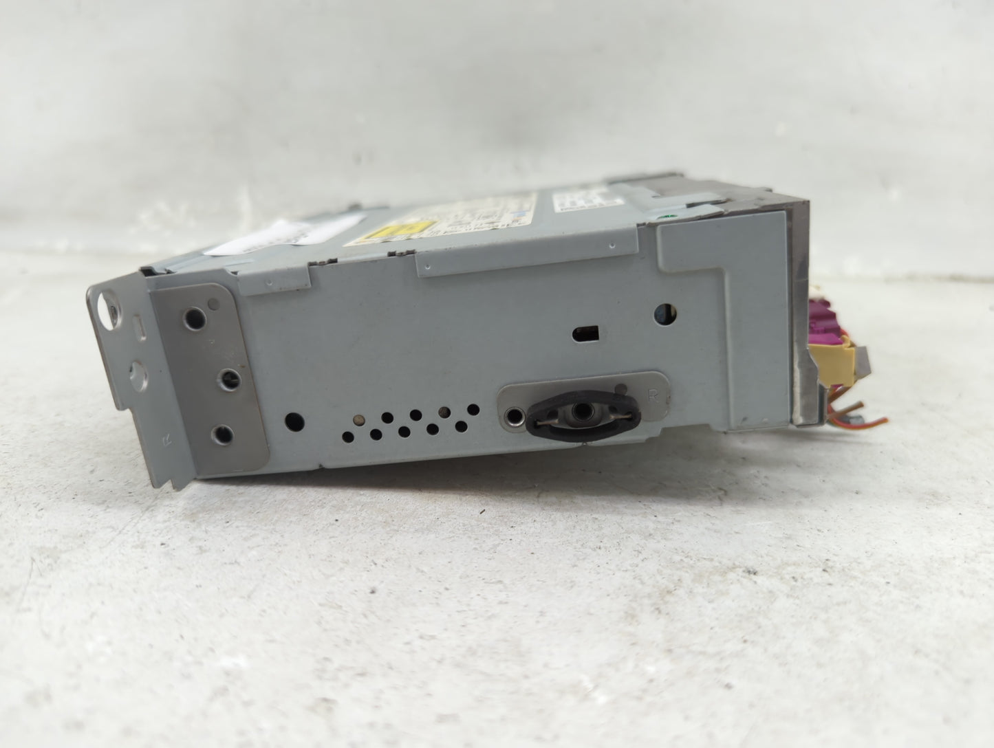 2016 Bmw 328 Radio AM FM Cd Player Receiver Replacement P/N:RX2EN2 4983A-EN2, EN2 Fits OEM Used Auto Parts - Oemusedautopart