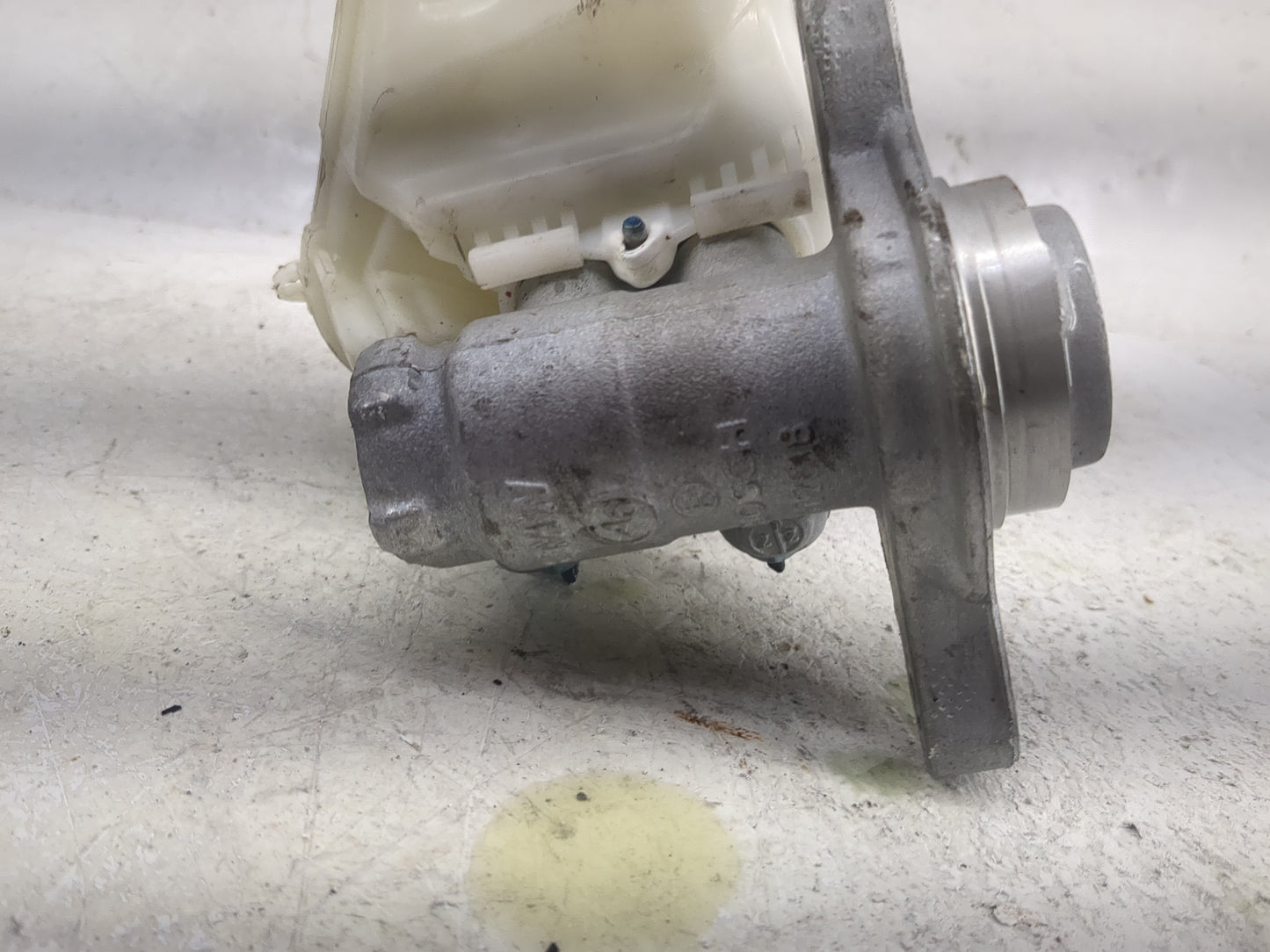 Bmw 328 Brake Master Cylinder 1497529 - Oemusedautoparts1.com