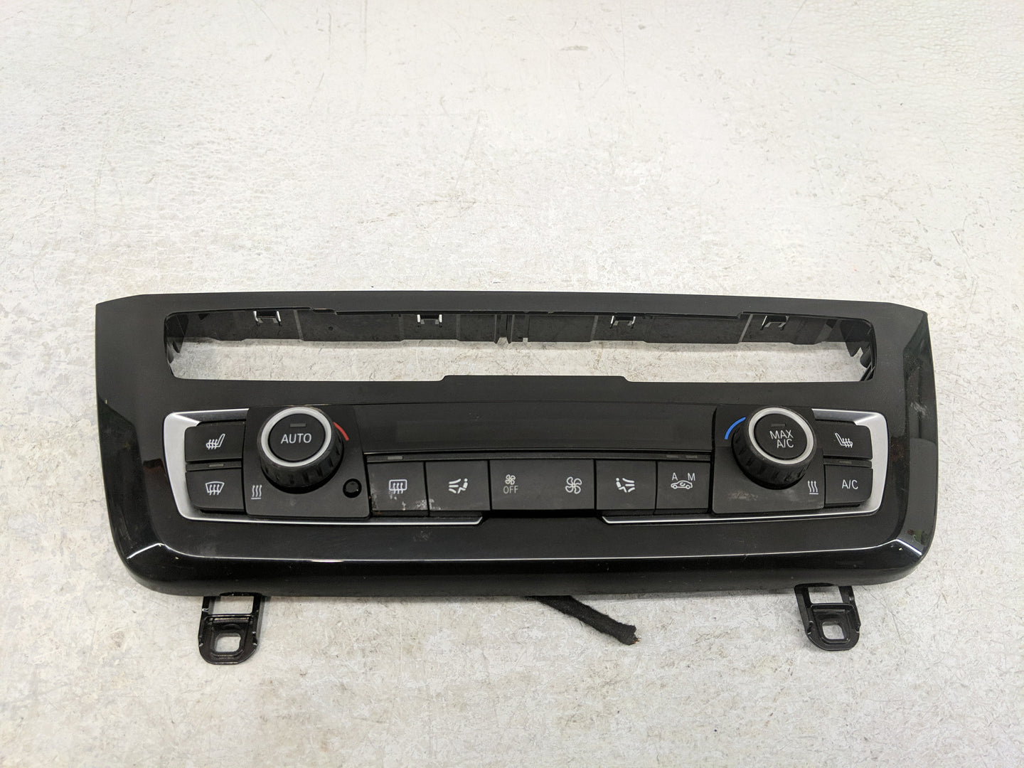 2016 Bmw 328xi Climate Control Module Temperature AC/Heater Replacement P/N:173 138 10 Fits OEM Used Auto Parts - Oemusedaut