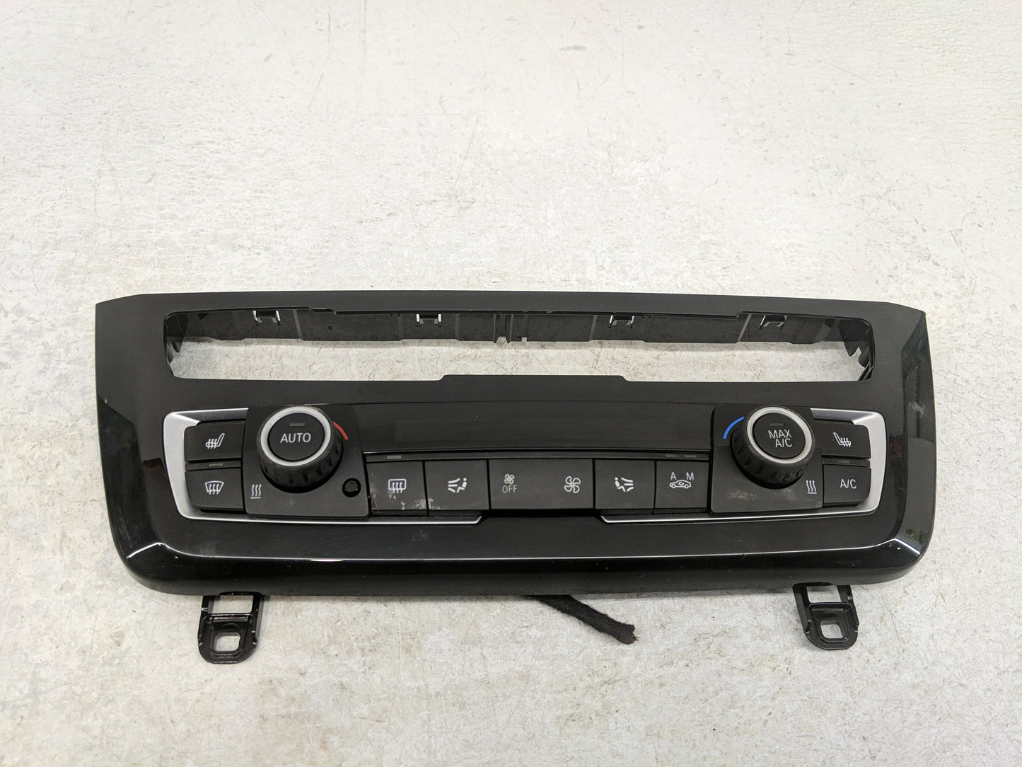 2016 Bmw 328xi Climate Control Module Temperature AC/Heater Replacement P/N:173 138 10 Fits OEM Used Auto Parts - Oemusedaut