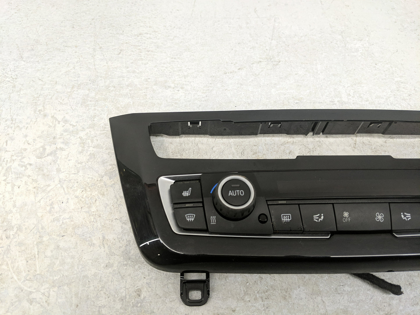 2016 Bmw 328xi Climate Control Module Temperature AC/Heater Replacement P/N:173 138 10 Fits OEM Used Auto Parts - Oemusedaut
