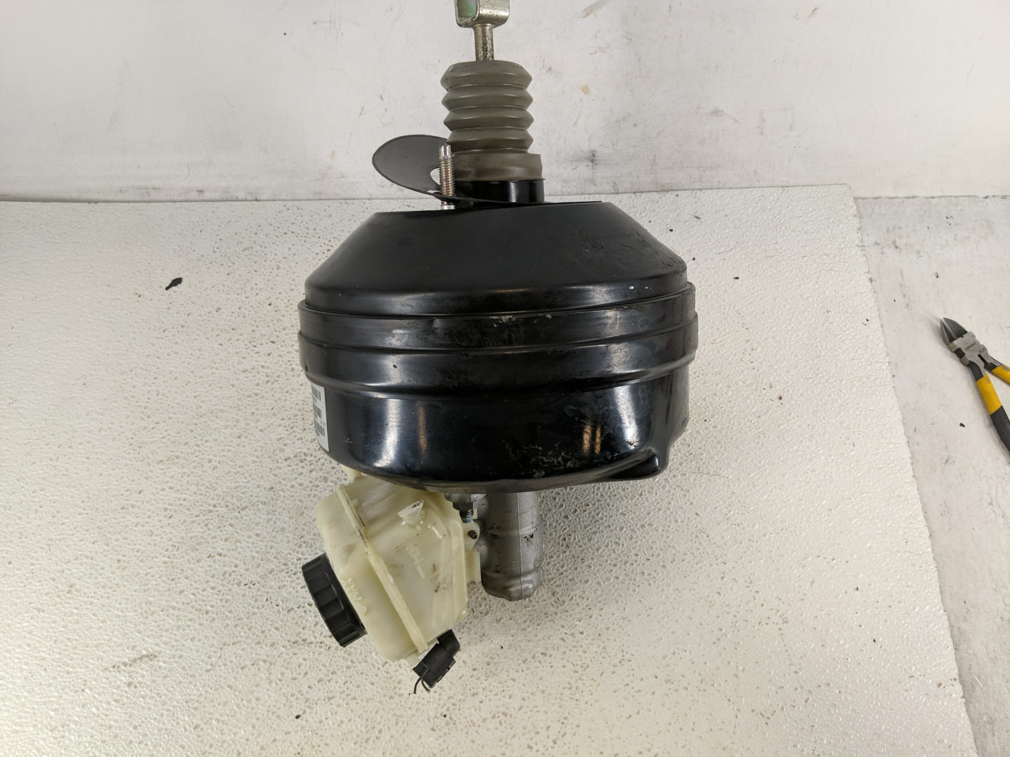 2016-2016 Bmw 328i Power Brake Booster Oem - Oemusedautoparts1.com