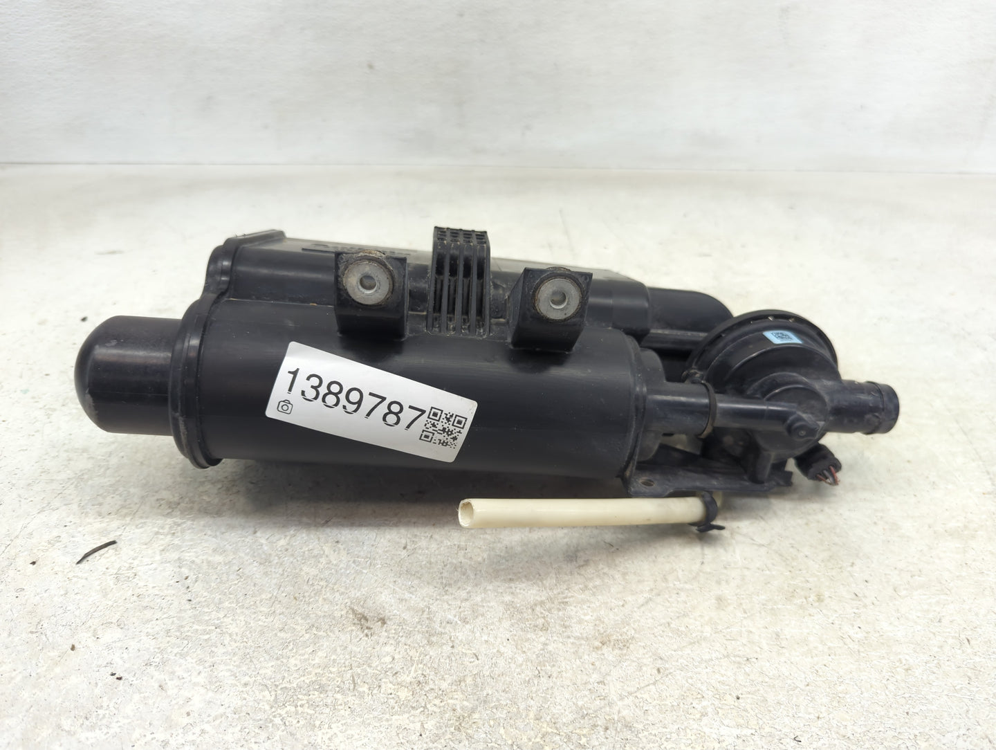 2016 Bmw 328i Fuel Vapor Charcoal Canister 1389787 - Oemusedautoparts1.com
