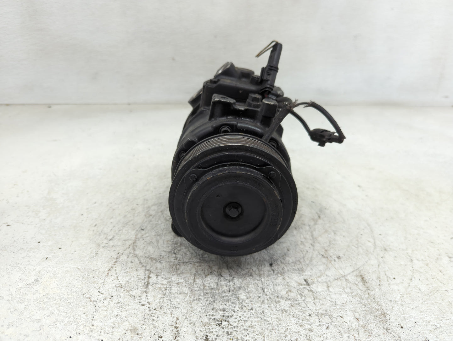 2016-2016 Bmw 328i Air Conditioning A/c Ac Compressor Oem - Oemusedautoparts1.com