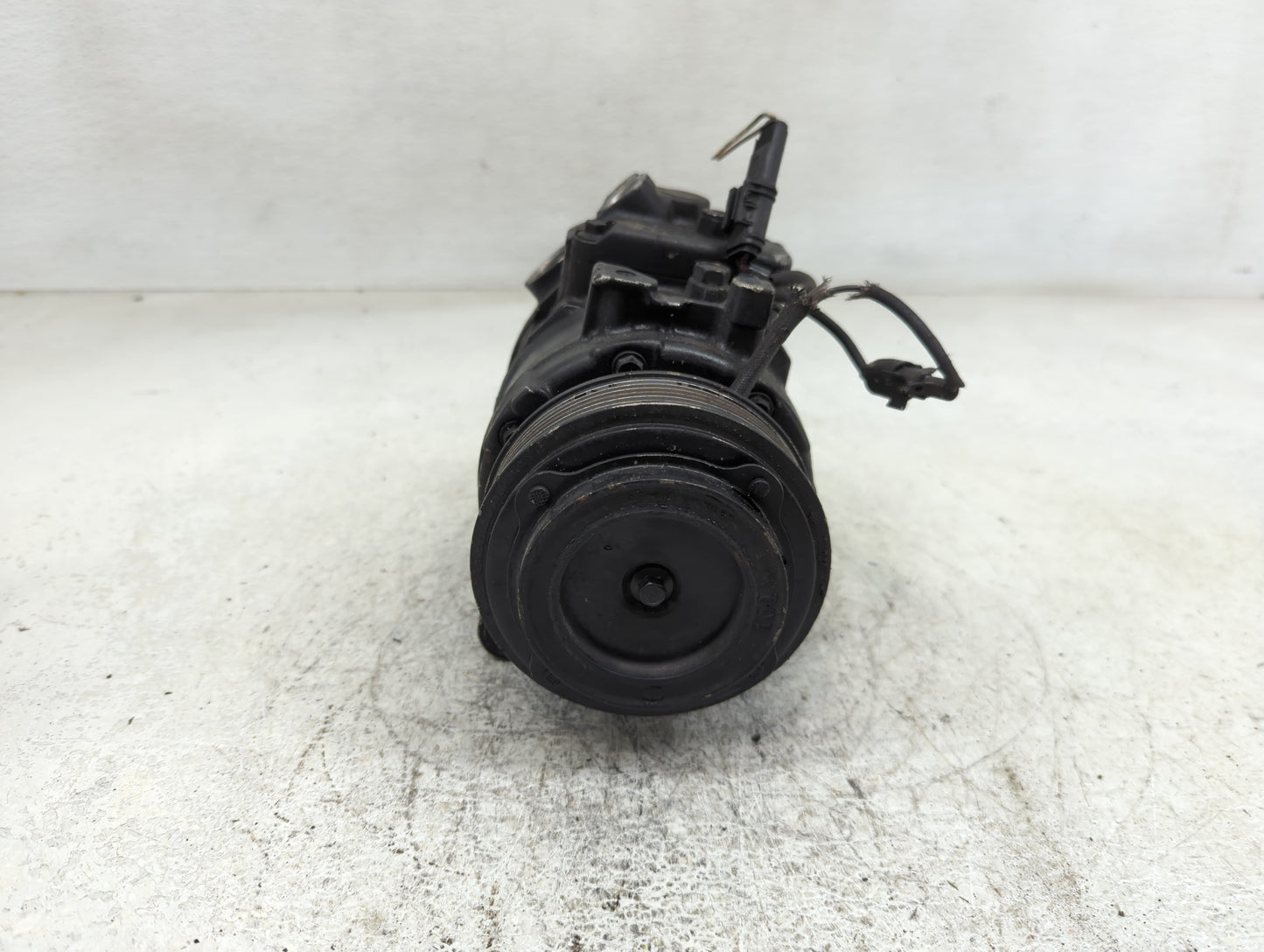 2016-2016 Bmw 328i Air Conditioning A/c Ac Compressor Oem - Oemusedautoparts1.com