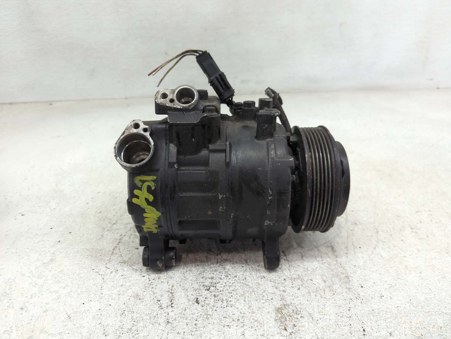 2016-2016 Bmw 328i Air Conditioning A/c Ac Compressor Oem - Oemusedautoparts1.com