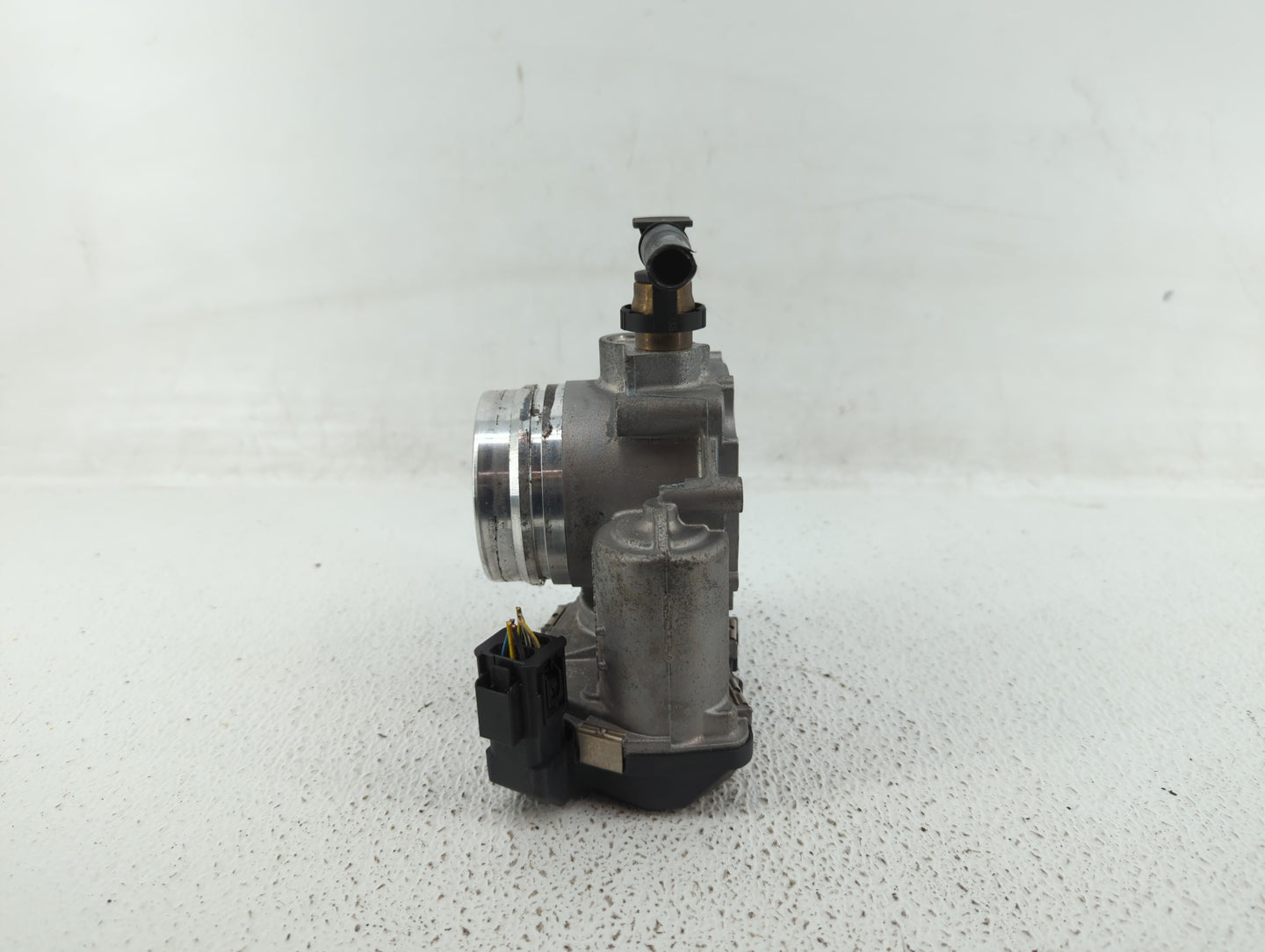 2012-2016 Bmw 328i Throttle Body P/N:37728 07317 37728 07407, 1354 7588625-03 Fits Fits 2012 2013 2014 2015 2016 2017 2018 O