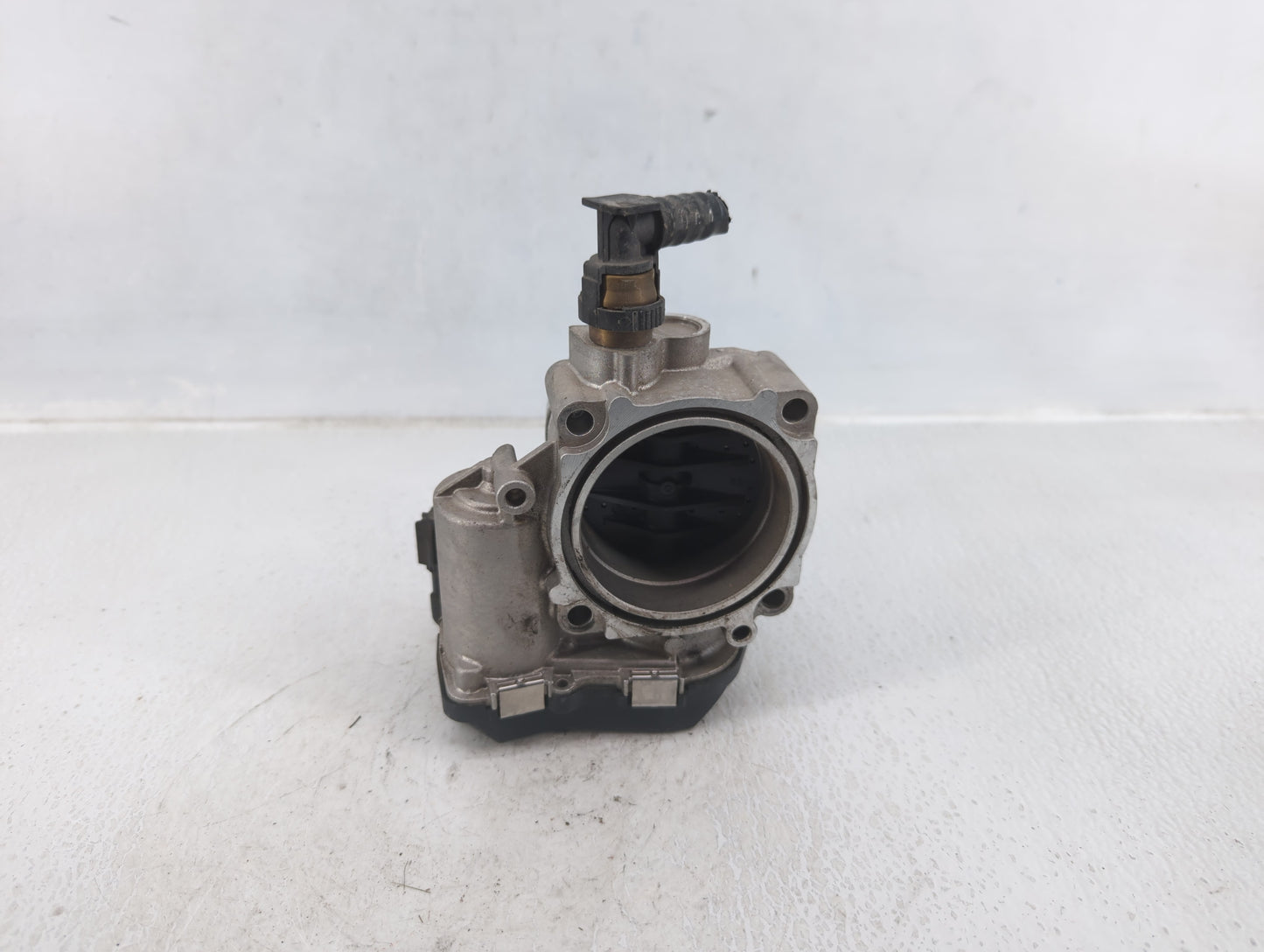 2012-2016 Bmw 328i Throttle Body P/N:1354 7588625-04 Fits Fits 2012 2013 2014 2015 2016 2017 2018 OEM Used Auto Parts - Oemu