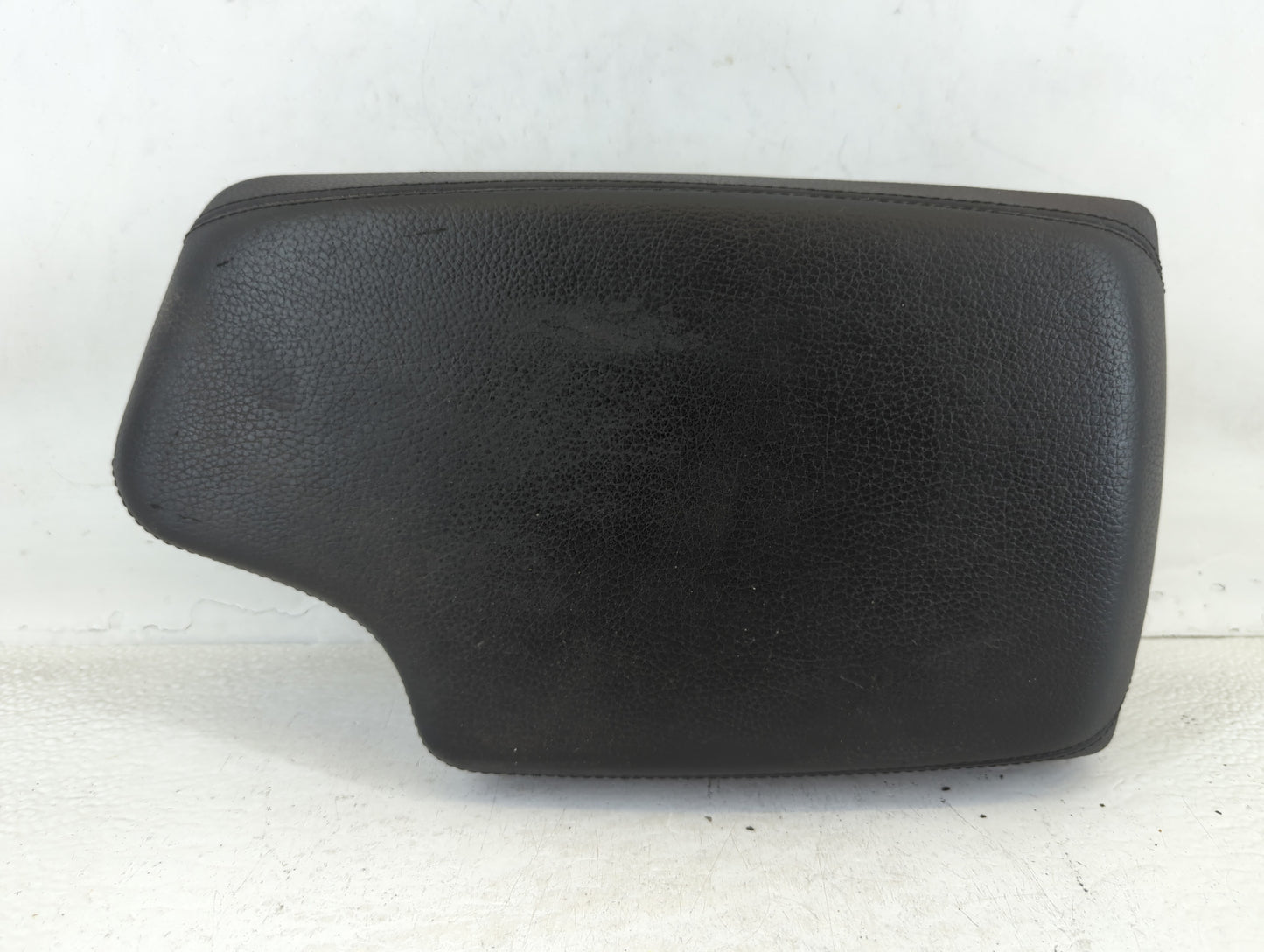 2016 Bmw 328i Center Console Armrest Cover Lid Black - Oemusedautoparts1.com