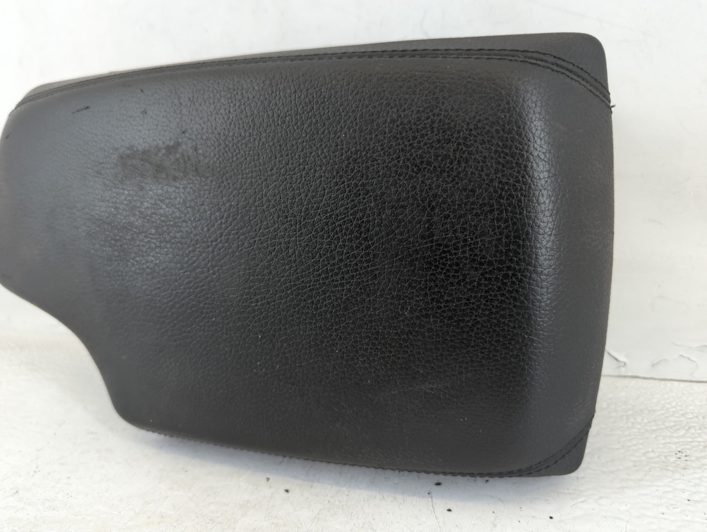 2016 Bmw 328i Center Console Armrest Cover Lid Black - Oemusedautoparts1.com