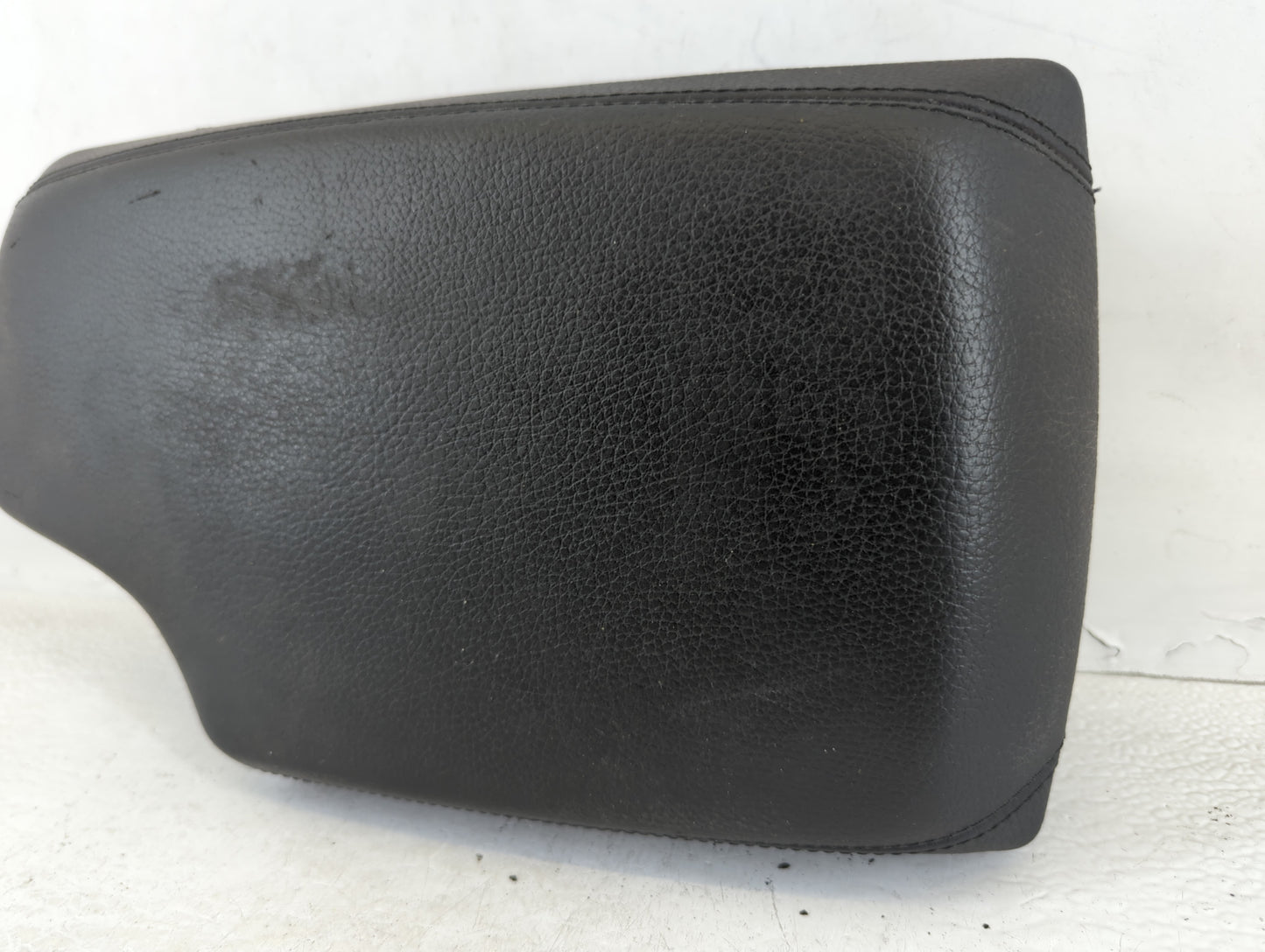 2016 Bmw 328i Center Console Armrest Cover Lid Black - Oemusedautoparts1.com