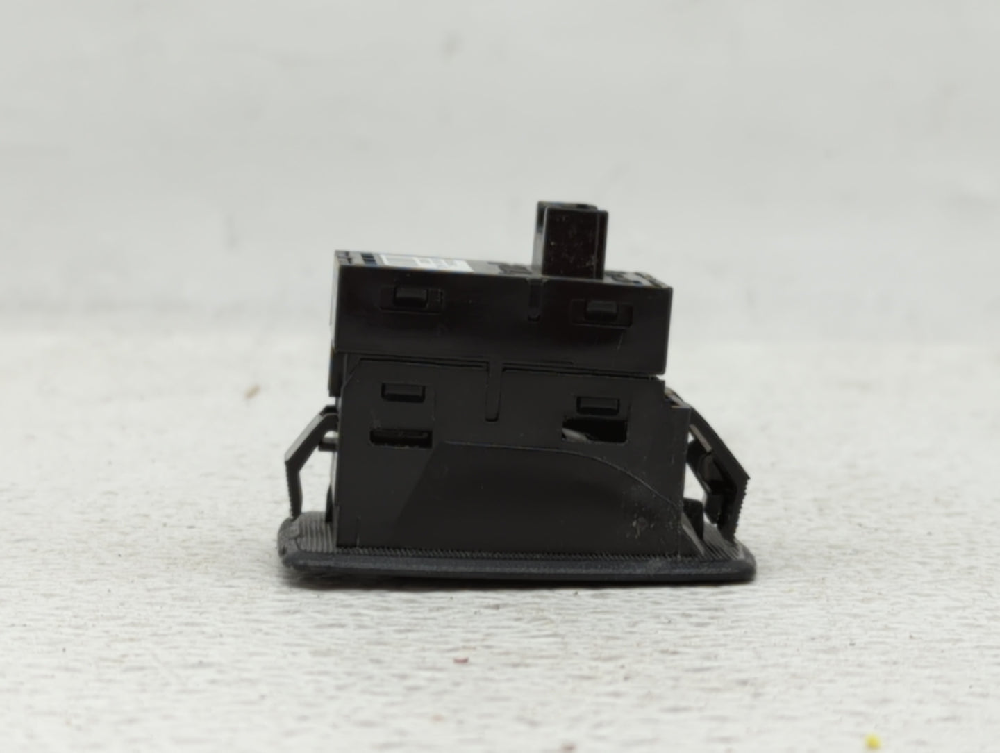 2016 Bmw 340i Passenger Right Rear Power Window Switch 9361936-01 - Oemusedautoparts1.com