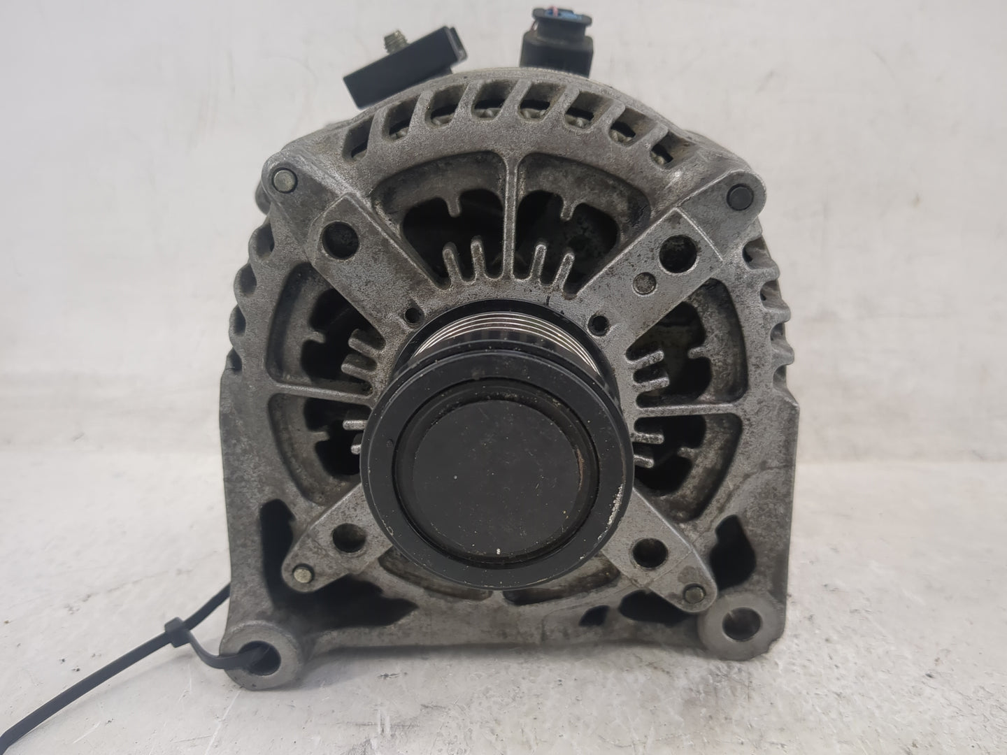 2014-2016 Bmw 428i Alternator Replacement Generator Charging Assembly Engine OEM P/N:7605478-05 Fits OEM Used Auto Parts - O
